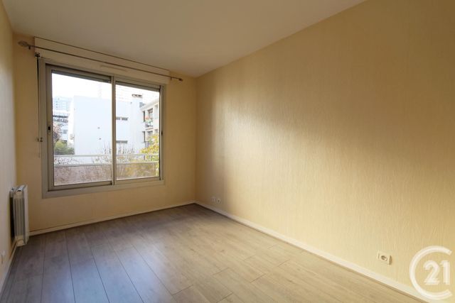Appartement F3 &agrave; louer - 3 pi&egrave;ces - 70,36 m2 - Courbevoie - 92 - ILE-DE-FRANCE
