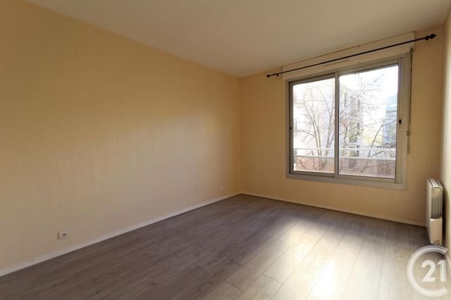 Appartement F3 &agrave; louer - 3 pi&egrave;ces - 70,36 m2 - Courbevoie - 92 - ILE-DE-FRANCE