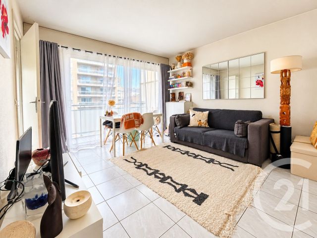 Appartement F2 &agrave; vendre - 2 pi&egrave;ces - 29,57 m2 - Courbevoie - 92 - ILE-DE-FRANCE
