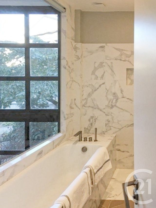 Appartement Atelier d'artiste &agrave; louer - 2 pi&egrave;ces - 58,44 m2 - Paris - 75010 - ILE-DE-FRANCE
