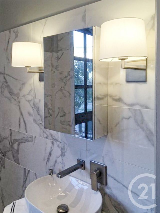 Appartement Atelier d'artiste &agrave; louer - 2 pi&egrave;ces - 58,44 m2 - Paris - 75010 - ILE-DE-FRANCE