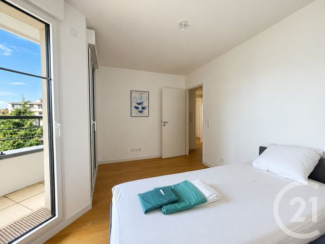 Appartement F3 &agrave; louer - 3 pi&egrave;ces - 70 m2 - Courbevoie - 92 - ILE-DE-FRANCE