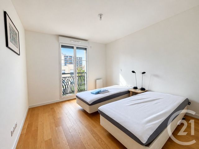Appartement F3 &agrave; louer - 3 pi&egrave;ces - 70 m2 - Courbevoie - 92 - ILE-DE-FRANCE