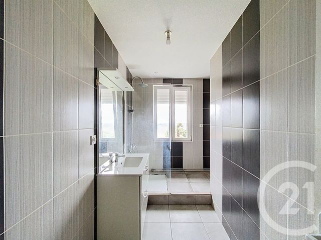 Maison à vendre - 5 pièces - 112,82 m2 - Chaptuzat - 63 - AUVERGNE