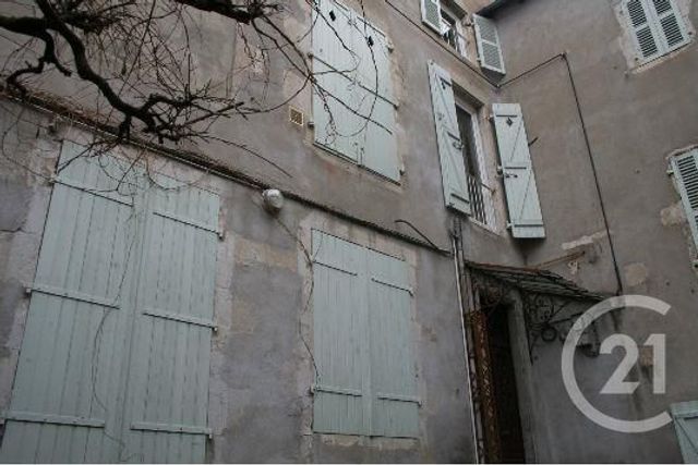 Appartement F3 &agrave; louer - 4 pi&egrave;ces - 92 m2 - Gannat - 03 - AUVERGNE