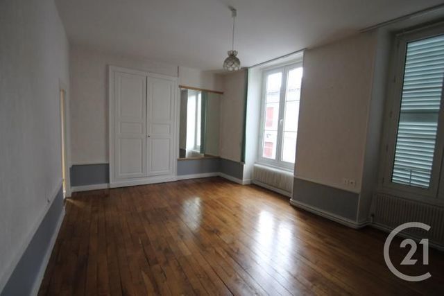 Appartement F3 &agrave; louer - 4 pi&egrave;ces - 92 m2 - Gannat - 03 - AUVERGNE