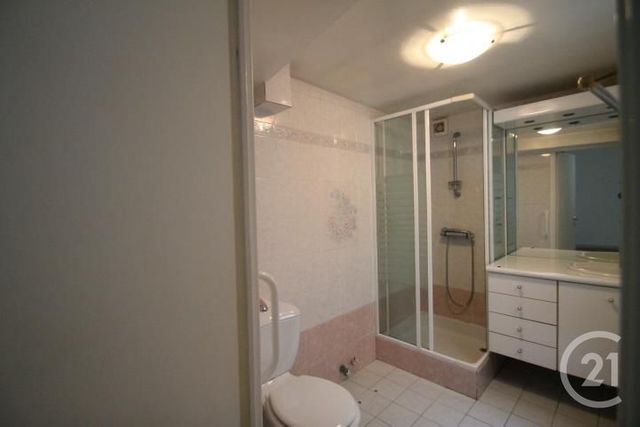 Appartement F3 &agrave; louer - 4 pi&egrave;ces - 92 m2 - Gannat - 03 - AUVERGNE