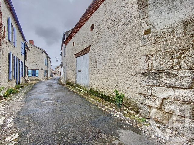 Maison &agrave; vendre - 1 pi&egrave;ce - 190 m2 - Charroux - 03 - AUVERGNE