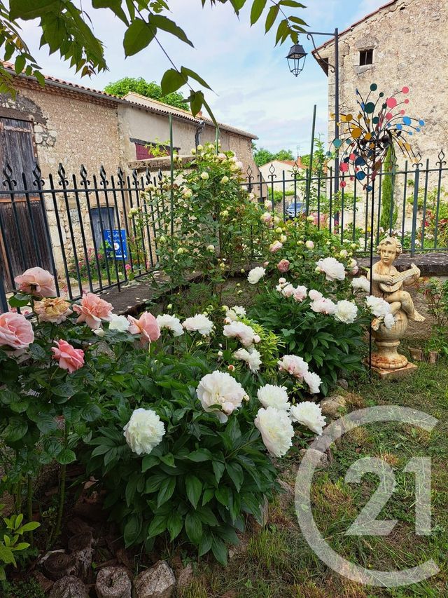 Maison à vendre - 6 pièces - 218 m2 - Charroux - 03 - AUVERGNE