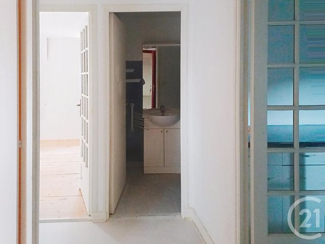Appartement &agrave; louer - 2 pi&egrave;ces - 45,83 m2 - Gannat - 03 - AUVERGNE