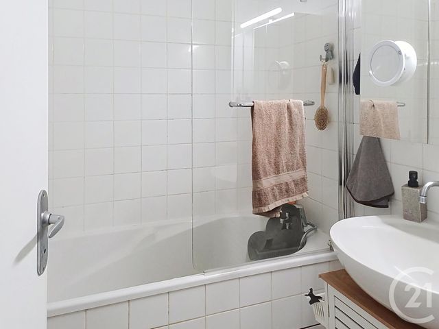 Maison &agrave; louer - 5 pi&egrave;ces - 97,07 m2 - Escurolles - 03 - AUVERGNE