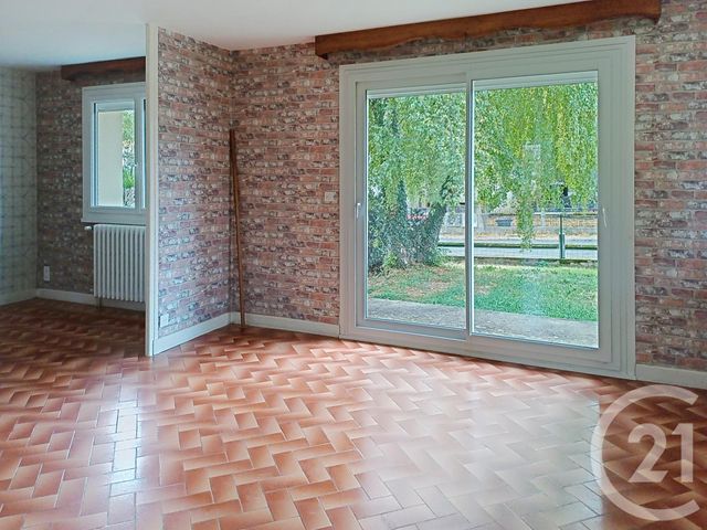 Maison &agrave; louer - 4 pi&egrave;ces - 112,19 m2 - Gannat - 03 - AUVERGNE