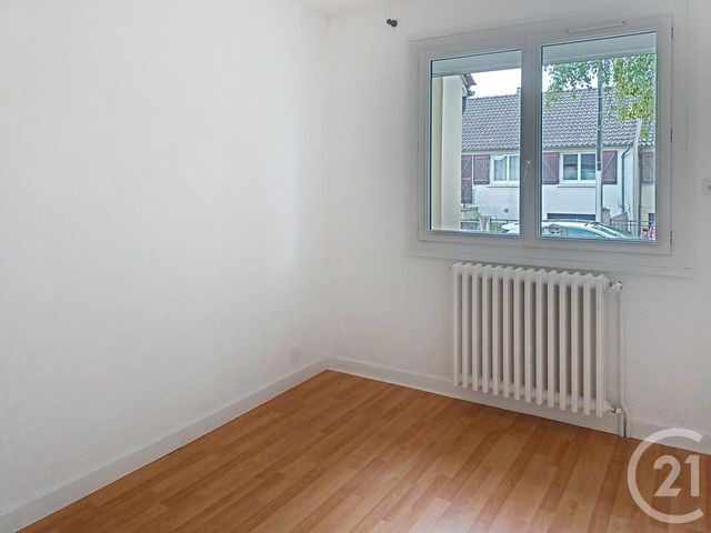 Maison &agrave; louer - 4 pi&egrave;ces - 112,19 m2 - Gannat - 03 - AUVERGNE