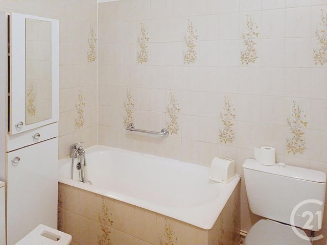 Appartement F1 bis à louer - 2 pièces - 43,21 m2 - Gannat - 03 - AUVERGNE