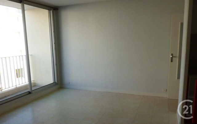 Appartement Studio à louer - 1 pièce - 33 m2 - Clermont Ferrand - 63 - AUVERGNE