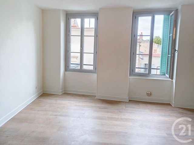 Appartement F2 à louer - 2 pièces - 49,70 m2 - Gannat - 03 - AUVERGNE