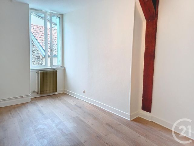 Appartement F2 à louer - 2 pièces - 49,70 m2 - Gannat - 03 - AUVERGNE