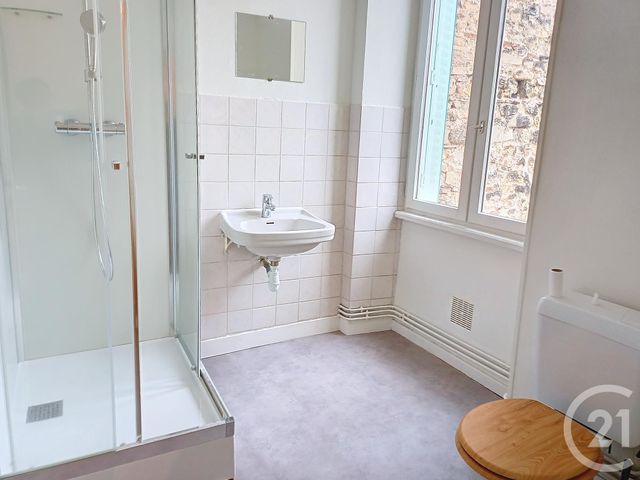 Appartement F2 à louer - 2 pièces - 49,70 m2 - Gannat - 03 - AUVERGNE