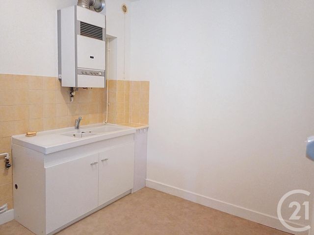 Appartement F2 à louer - 2 pièces - 49,70 m2 - Gannat - 03 - AUVERGNE