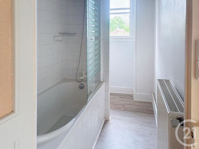 Maison &agrave; louer - 5 pi&egrave;ces - 148,31 m2 - Brout Vernet - 03 - AUVERGNE