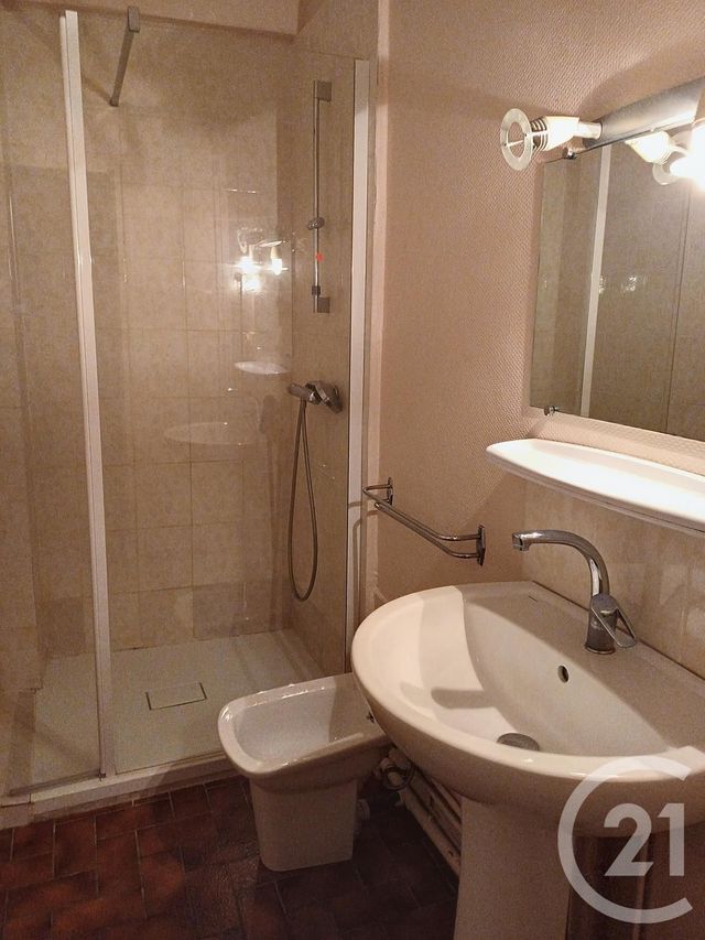 Appartement F2 &agrave; louer - 2 pi&egrave;ces - 44,40 m2 - Gannat - 03 - AUVERGNE