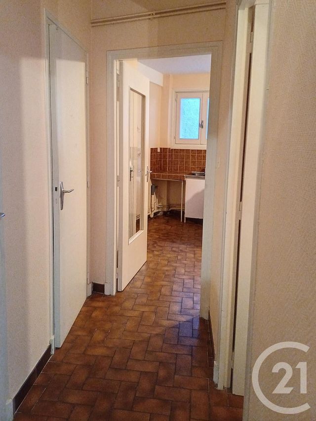 Appartement F2 &agrave; louer - 2 pi&egrave;ces - 44,40 m2 - Gannat - 03 - AUVERGNE