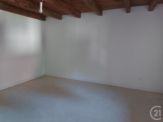 Maison &agrave; louer - 4 pi&egrave;ces - 107 m2 - Chezelle - 03 - AUVERGNE