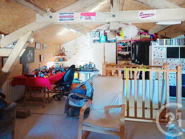 Maison &agrave; louer - 8 pi&egrave;ces - 198 m2 - St Bonnet De Rochefort - 03 - AUVERGNE