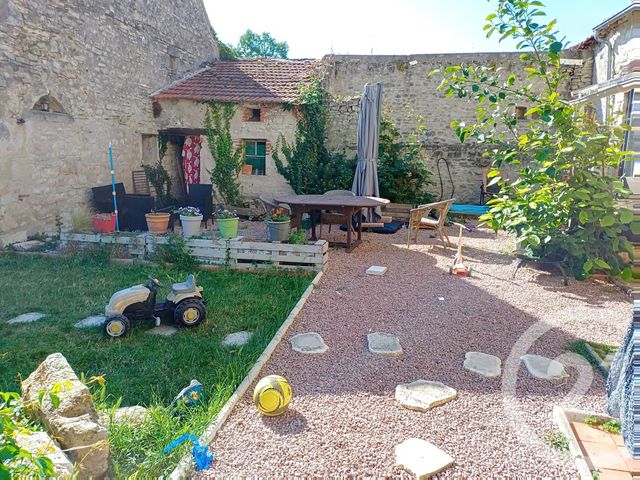 Maison &agrave; louer - 8 pi&egrave;ces - 198 m2 - St Bonnet De Rochefort - 03 - AUVERGNE