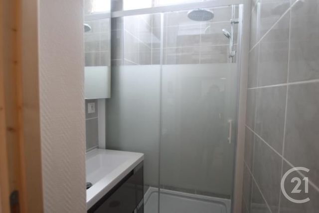 Appartement &agrave; louer - 2 pi&egrave;ces - 46,86 m2 - Vichy - 03 - AUVERGNE