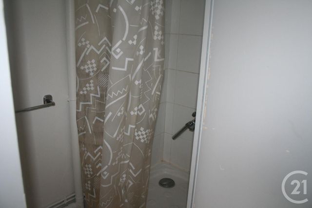 Appartement Studio &agrave; louer - 1 pi&egrave;ce - 20 m2 - Gannat - 03 - AUVERGNE