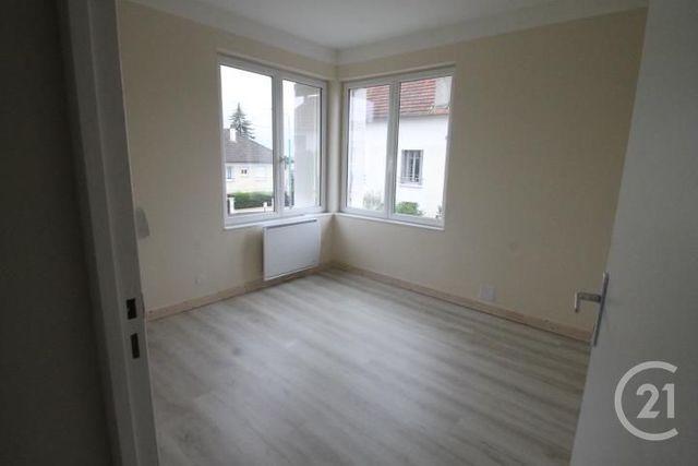 Maison &agrave; louer - 4 pi&egrave;ces - 79 m2 - Vichy - 03 - AUVERGNE