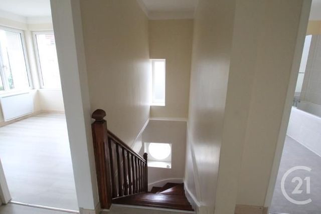 Maison &agrave; louer - 4 pi&egrave;ces - 79 m2 - Vichy - 03 - AUVERGNE