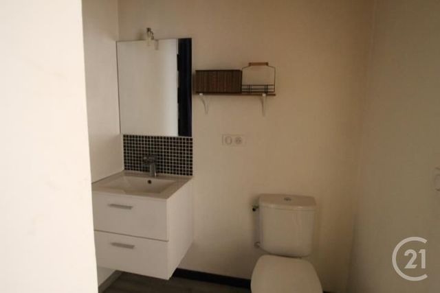 Maison &agrave; louer - 3 pi&egrave;ces - 116,37 m2 - Bellenaves - 03 - AUVERGNE