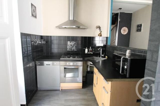 Maison &agrave; louer - 3 pi&egrave;ces - 116,37 m2 - Bellenaves - 03 - AUVERGNE