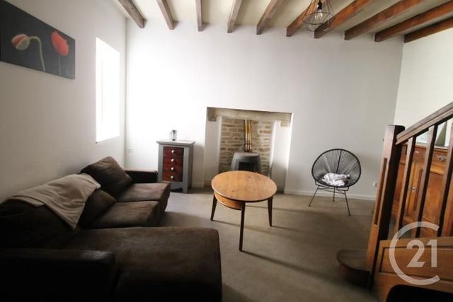 Maison &agrave; louer - 3 pi&egrave;ces - 116,37 m2 - Bellenaves - 03 - AUVERGNE