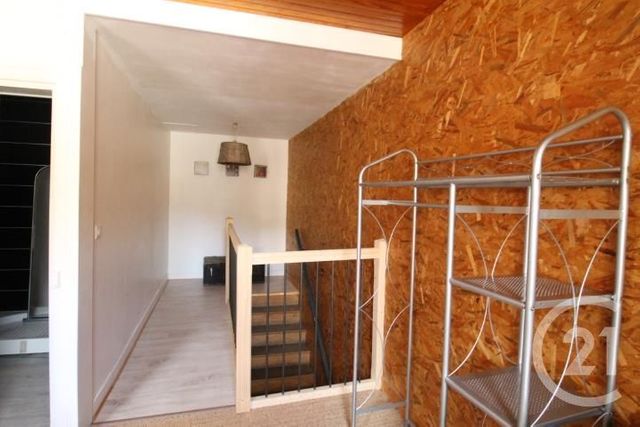 Maison &agrave; louer - 3 pi&egrave;ces - 116,37 m2 - Bellenaves - 03 - AUVERGNE