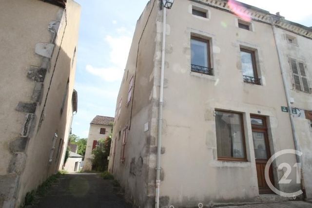 Maison &agrave; louer - 3 pi&egrave;ces - 116,37 m2 - Bellenaves - 03 - AUVERGNE