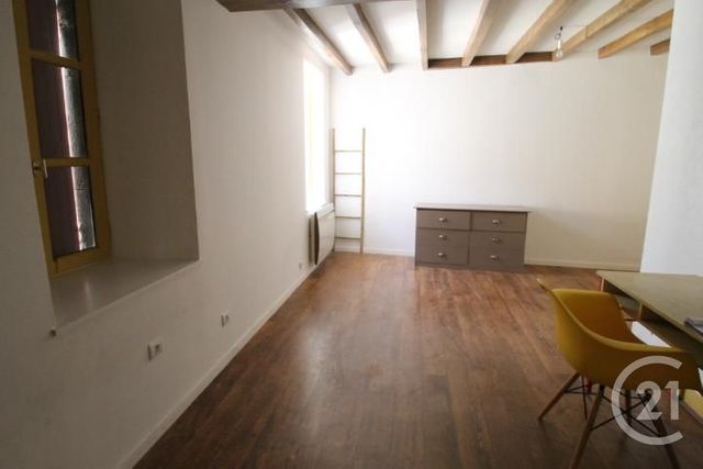 Maison &agrave; louer - 3 pi&egrave;ces - 116,37 m2 - Bellenaves - 03 - AUVERGNE