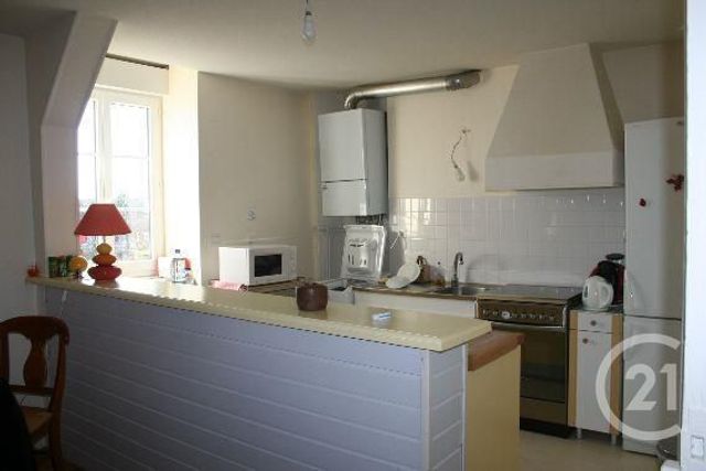 Appartement F3 &agrave; louer - 3 pi&egrave;ces - 76,50 m2 - Gannat - 03 - AUVERGNE