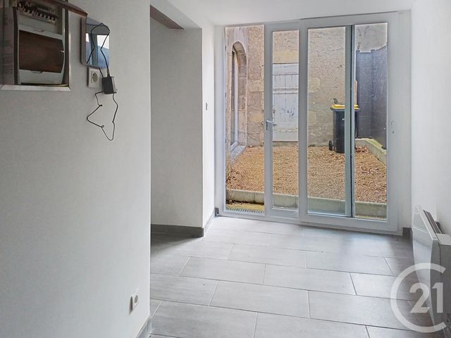 Appartement F3 &agrave; louer - 3 pi&egrave;ces - 70,90 m2 - Ebreuil - 03 - AUVERGNE
