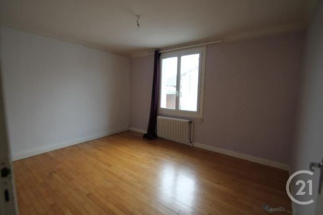Appartement F3 &agrave; louer - 3 pi&egrave;ces - 69 m2 - Gannat - 03 - AUVERGNE
