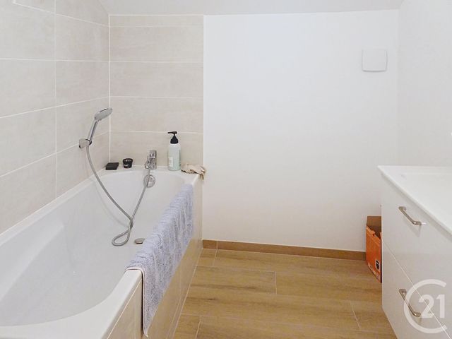 Maison &agrave; louer - 5 pi&egrave;ces - 139,68 m2 - Gannat - 03 - AUVERGNE