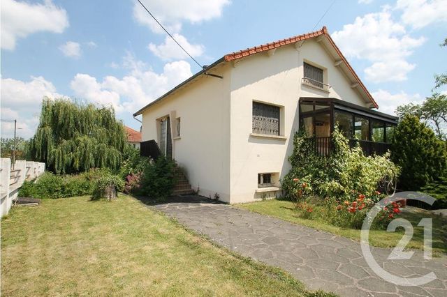 Maison &agrave; louer - 5 pi&egrave;ces - 139,68 m2 - Gannat - 03 - AUVERGNE