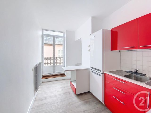 Appartement F3 &agrave; louer - 3 pi&egrave;ces - 79,80 m2 - Gannat - 03 - AUVERGNE