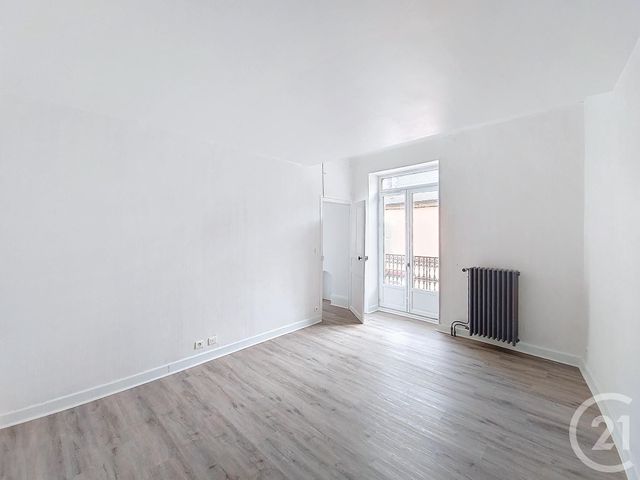 Appartement F3 &agrave; louer - 3 pi&egrave;ces - 79,80 m2 - Gannat - 03 - AUVERGNE