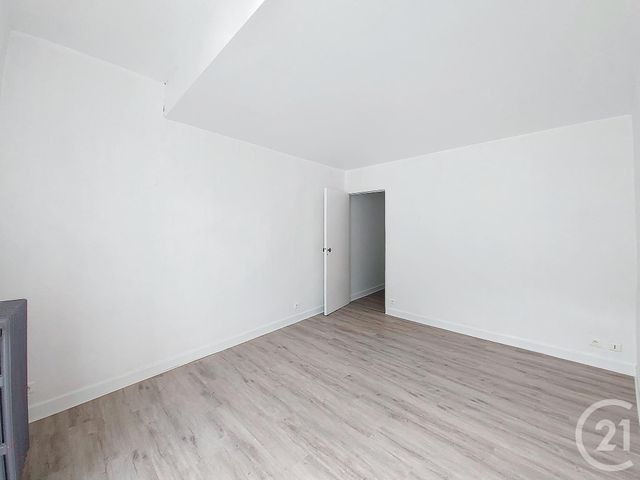 Appartement F3 &agrave; louer - 3 pi&egrave;ces - 79,80 m2 - Gannat - 03 - AUVERGNE