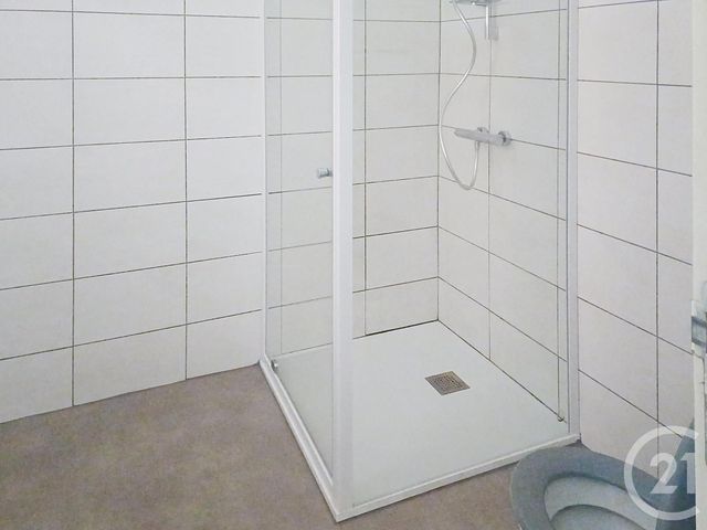 Appartement F3 &agrave; louer - 4 pi&egrave;ces - 60 m2 - Gannat - 03 - AUVERGNE