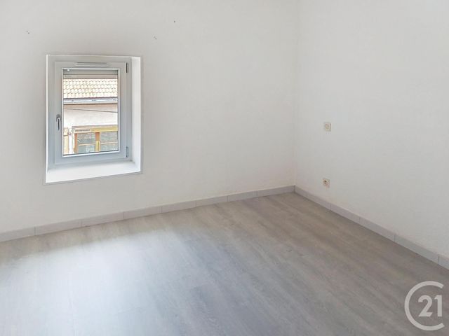 Appartement F3 &agrave; louer - 4 pi&egrave;ces - 60 m2 - Gannat - 03 - AUVERGNE