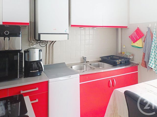 Appartement F4 &agrave; louer - 4 pi&egrave;ces - 70,87 m2 - Gannat - 03 - AUVERGNE